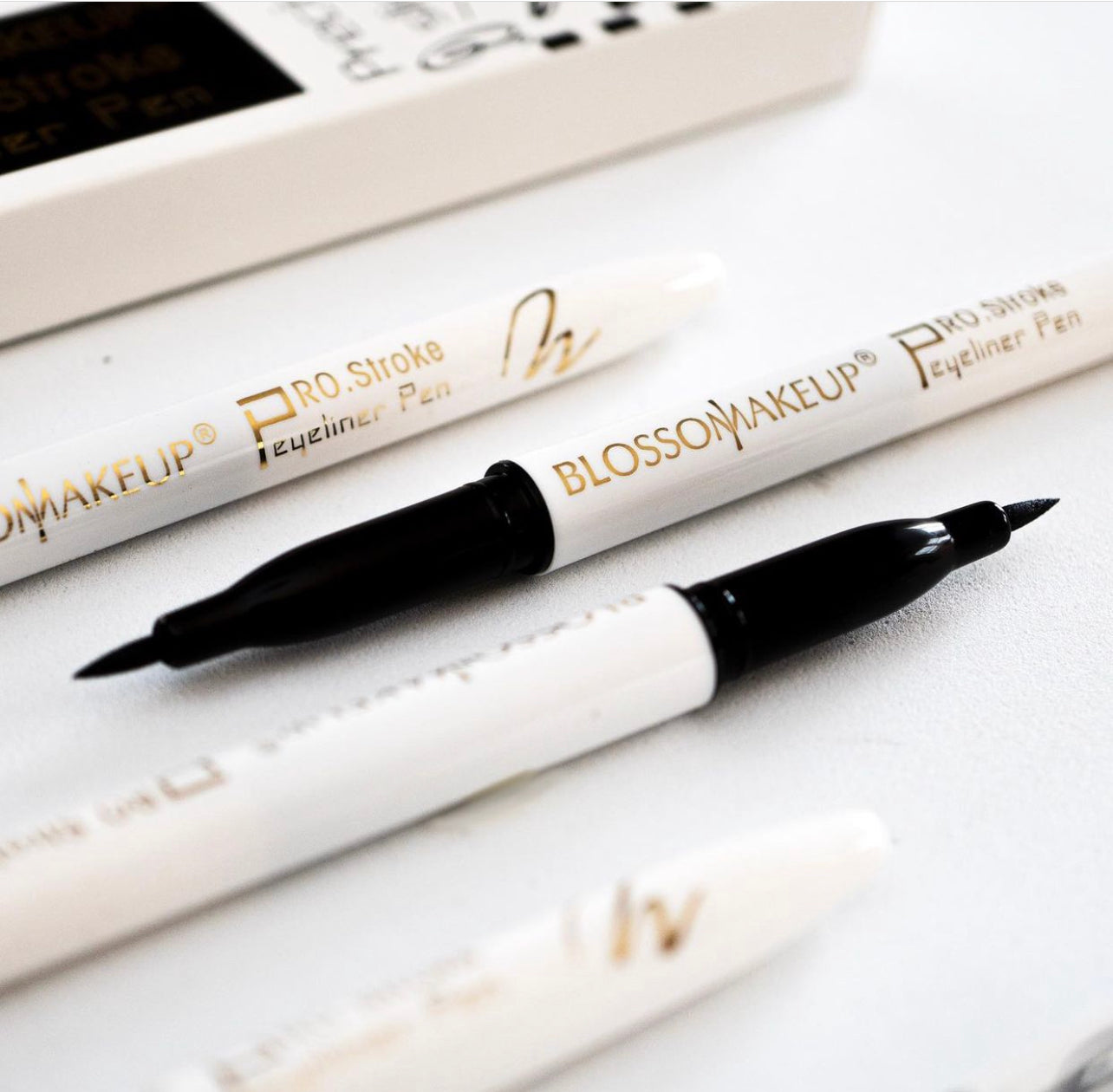 Pro Stroke Eyeliner Pen